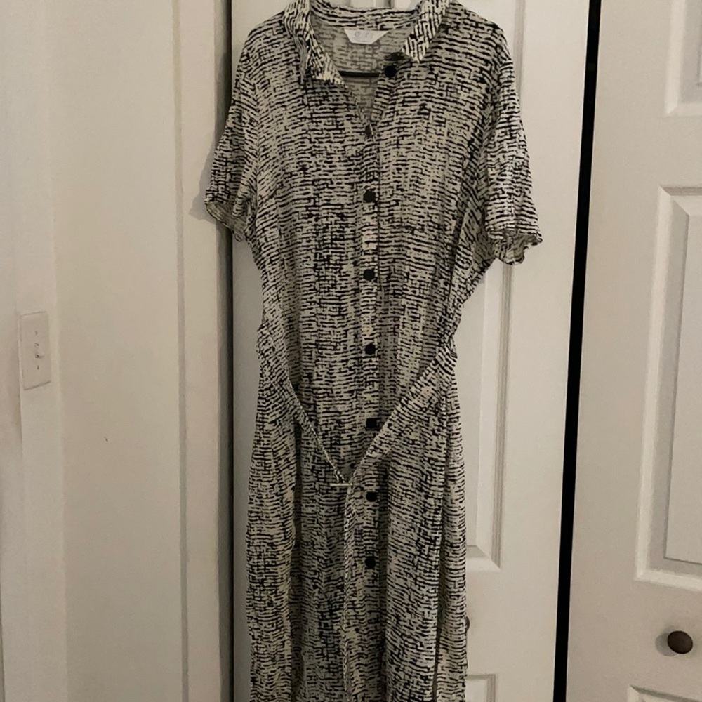 Black & white print button up dress with belt